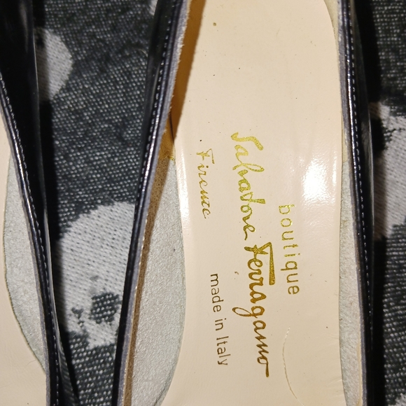 Salvatore Ferragamo black leather ladies heels size 7 made in Italy - Picture 8 of 9
